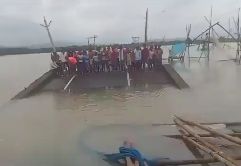 Bridge collapse in northern India disrupts connectivity amidst flood crisis