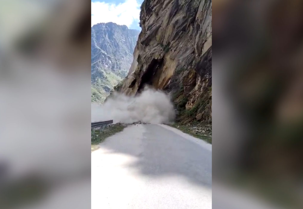 Landslide on main road in northern India blocks traffic