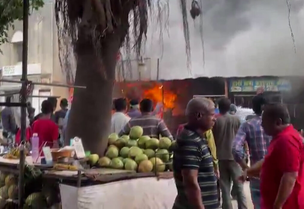 Massive fire breaks out at supermarket in western India