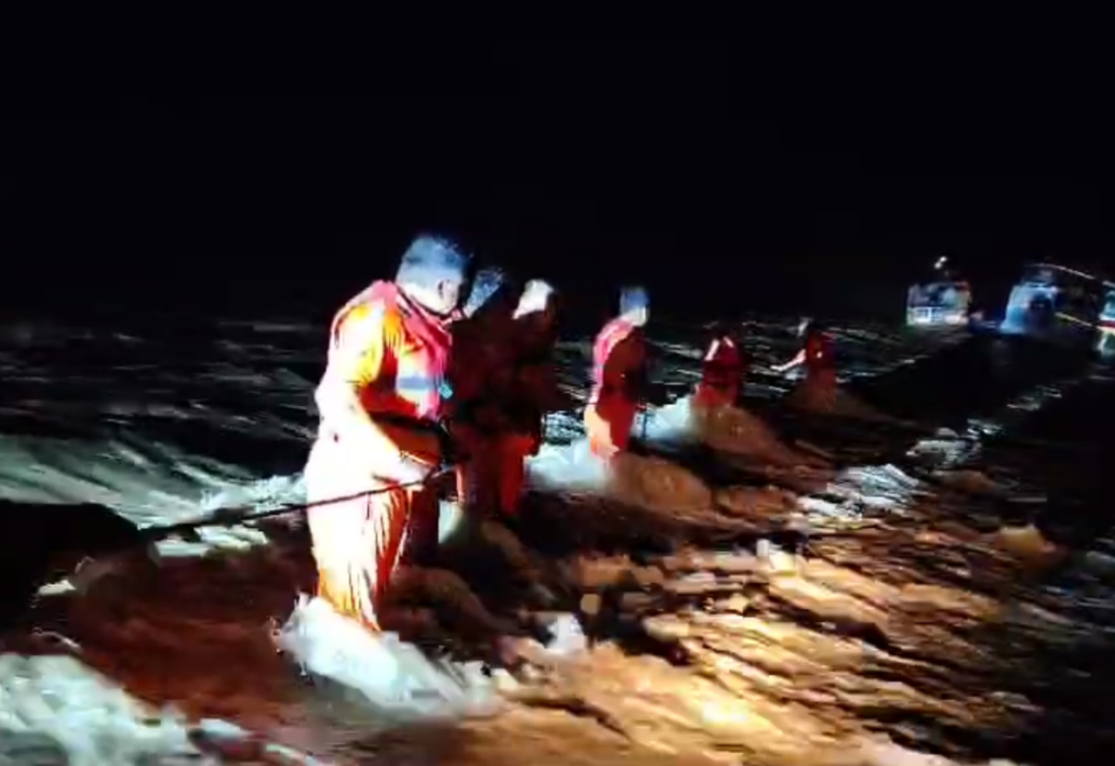 Swift NDRF action saves 29 passengers stranded in bus amidst heavy rains in western India