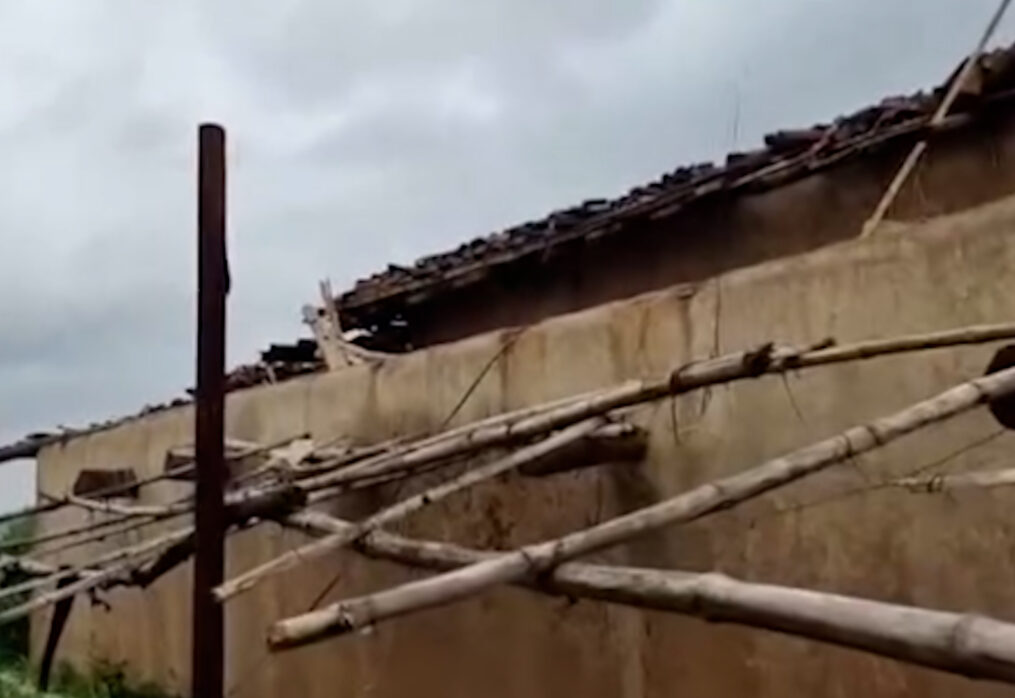 Tragic! Strong cyclone wreaks havoc on houses in central India