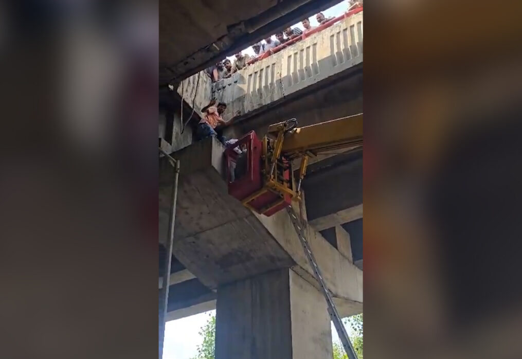 Tragic mishap leaves girl stuck on pillar after accident on elevated road in northern India